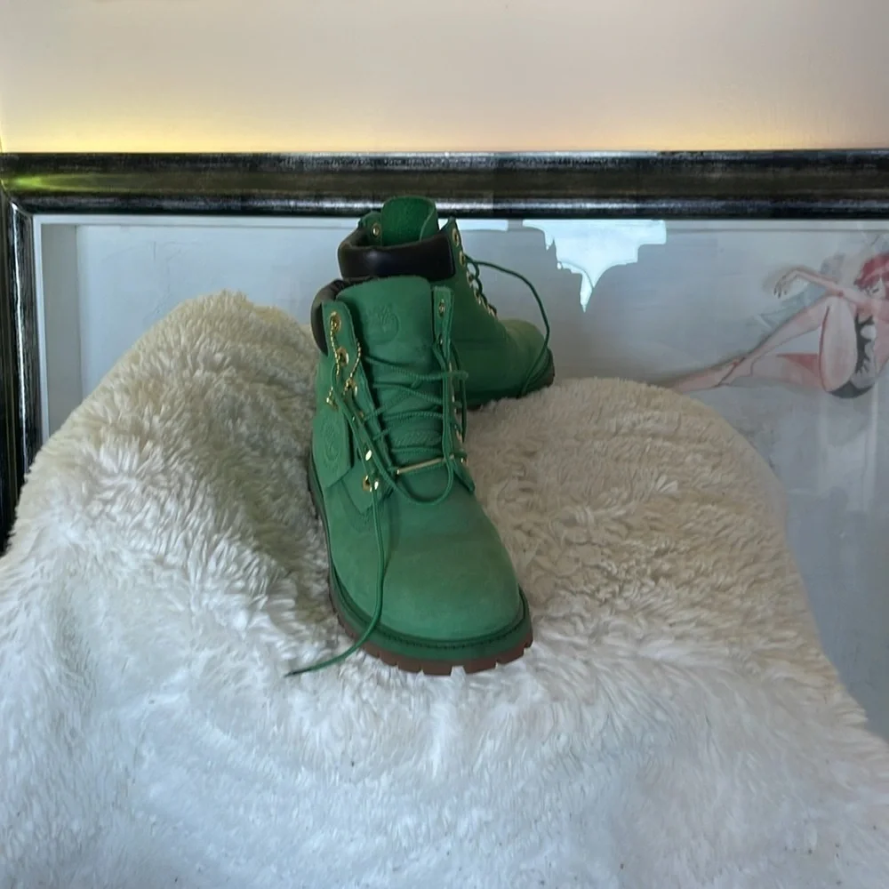 Timberland green genuine leather collectable special addition boots men or women